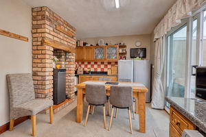 Kitchen/Diner- click for photo gallery
